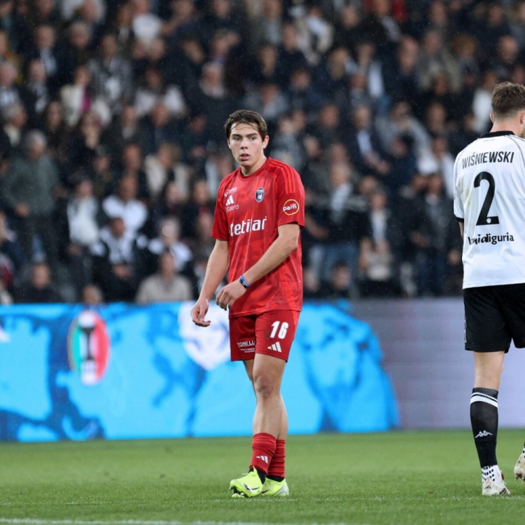 羅體：布馮的兒子路易斯在捷克U18隊(duì)打進(jìn)首球，4-1戰(zhàn)勝法國(guó)U18