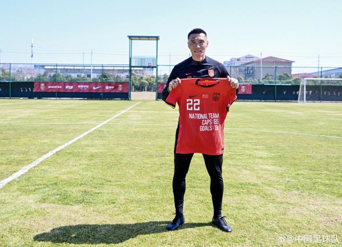 向退役的前國(guó)家隊(duì)球員于大寶表達(dá)感謝、送上祝福