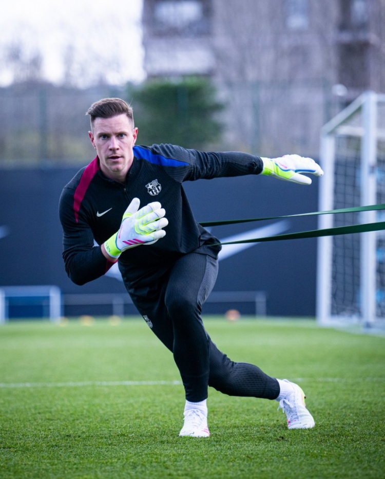 世體：特獅恢復(fù)取得明顯進展，他正在提升節(jié)奏、跳躍和撲救反應(yīng)