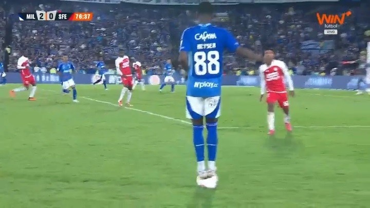 太陽報(bào)：切爾西考察哥倫比亞19歲“刺頭”天才，雙腳踩球引發(fā)沖突