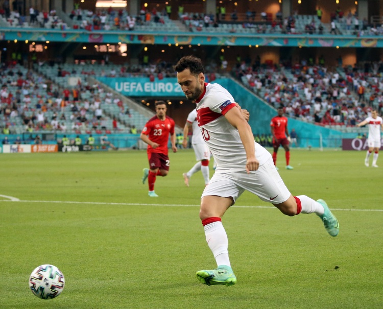 恰20：土耳其希望參加下屆世界杯，但目前目標(biāo)是升入歐國聯(lián)A級別