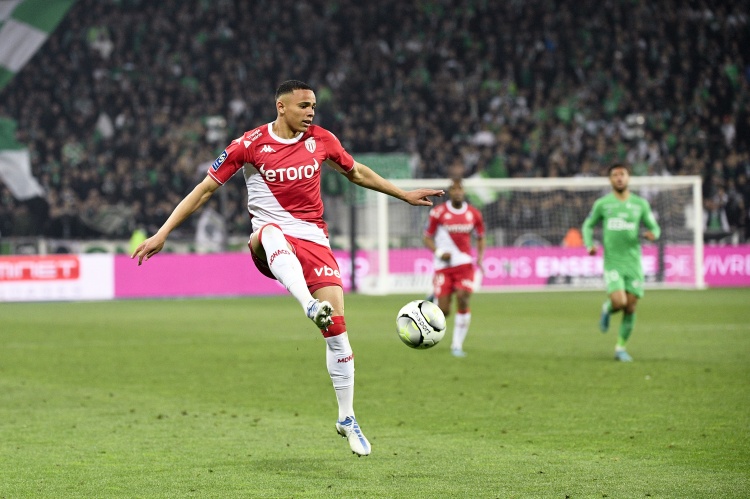 每體：巴薩有意摩納哥邊衛(wèi)萬德森，他的特點被認(rèn)為和阿爾維斯相似