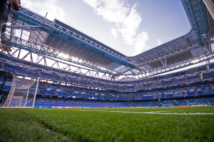 西媒：巴爾德貝巴斯基地和伯納烏的草坪狀況引發(fā)皇馬球員擔憂