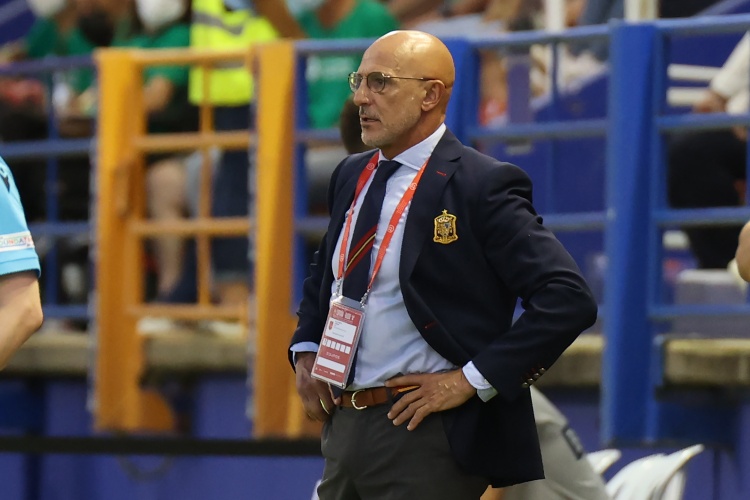 西班牙隊(duì)史第二次單場(chǎng)兩次被點(diǎn)射破門，上次還是02年世界杯