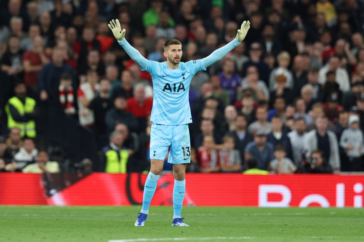 英超門將傳球成功率：維卡里奧88.8%最高，埃德森、阿利森前三