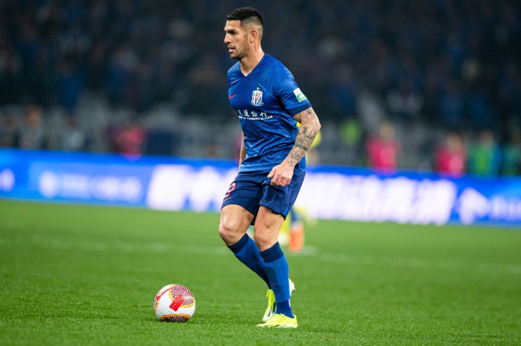 記者：申花今天下午兵發(fā)鄭州，路易斯或隨隊出征陳晉一出戰(zhàn)存疑