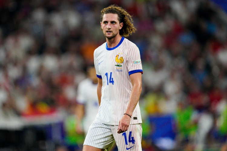 拉比奧特母親控訴巴黎：當(dāng)年父親病危巴黎不準(zhǔn)假，被侮辱讓人震驚