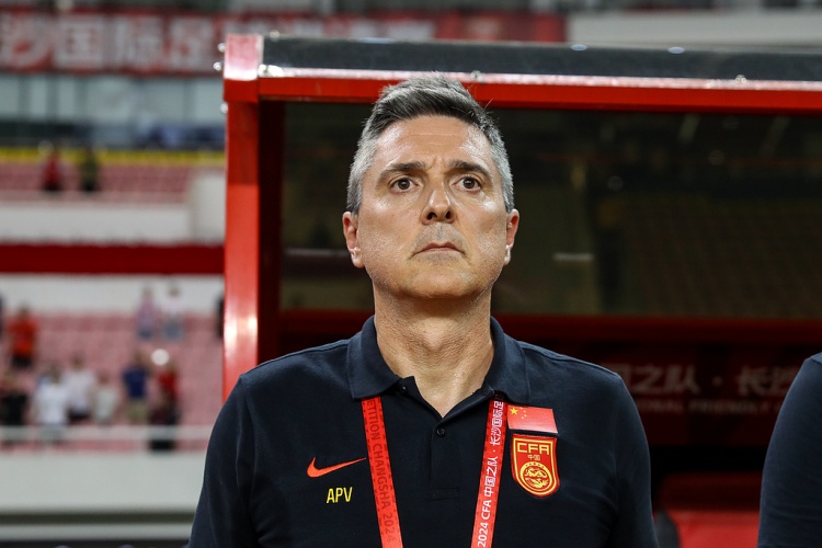 場(chǎng)面不錯(cuò)！朱藝談U22國(guó)足半場(chǎng)表現(xiàn)：展現(xiàn)很強(qiáng)斗志，令人印象深刻