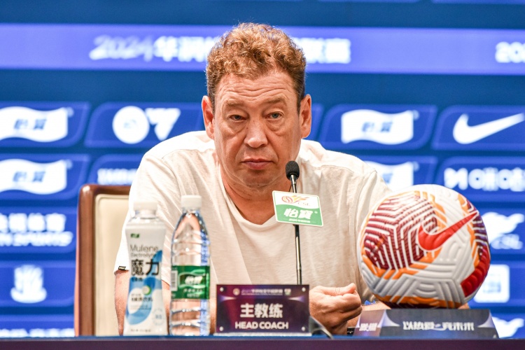 伊萬(wàn)稱國(guó)腳聯(lián)賽出場(chǎng)率不足，斯盧茨基回應(yīng)：希望國(guó)家隊(duì)能有新發(fā)現(xiàn)