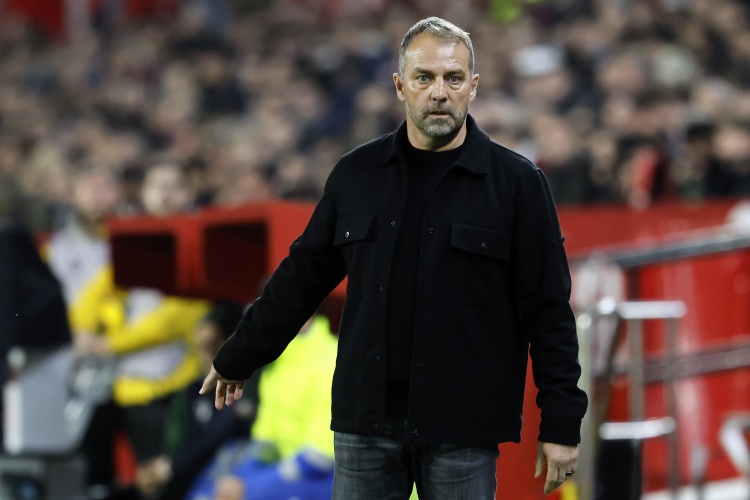 弗里克：比賽的時(shí)機(jī)不理想，我們還因奧爾莫受傷付出了高昂代價(jià)