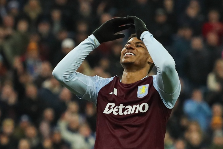 太陽(yáng)報(bào)：拉什福德最近因?yàn)檐囕v違章被罰款近800英鎊