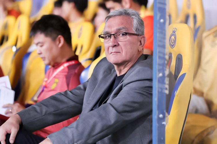 李佳悅：伊萬陣型打法讓我摸不著頭腦，上半場應(yīng)打541做好防守