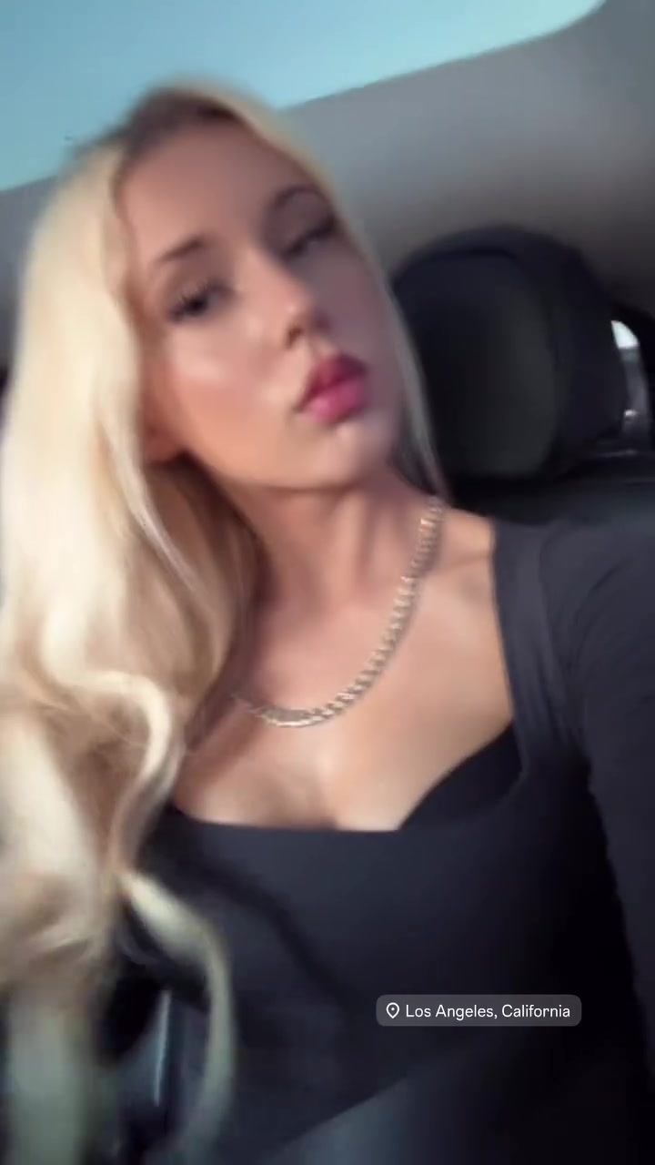 球迷問(wèn)奧斯梅恩“去切爾西還是曼聯(lián)”，后者笑了笑&做閉嘴的手勢(shì)